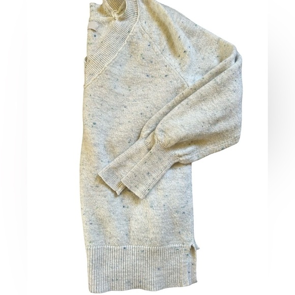 LOFT Sweaters - Loft Women’s Speckled V Neck Cream
Sweater  XS